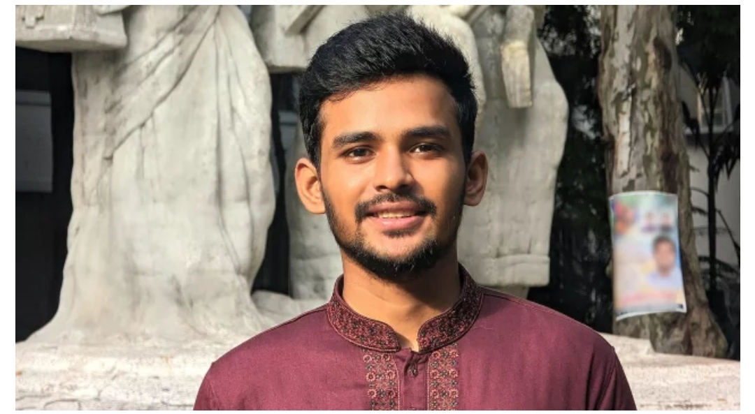 যোগাযোগমাধ্যম ফেসবুকে এ সংক্রান্ত একটি পোস্ট করেন : আসিফ