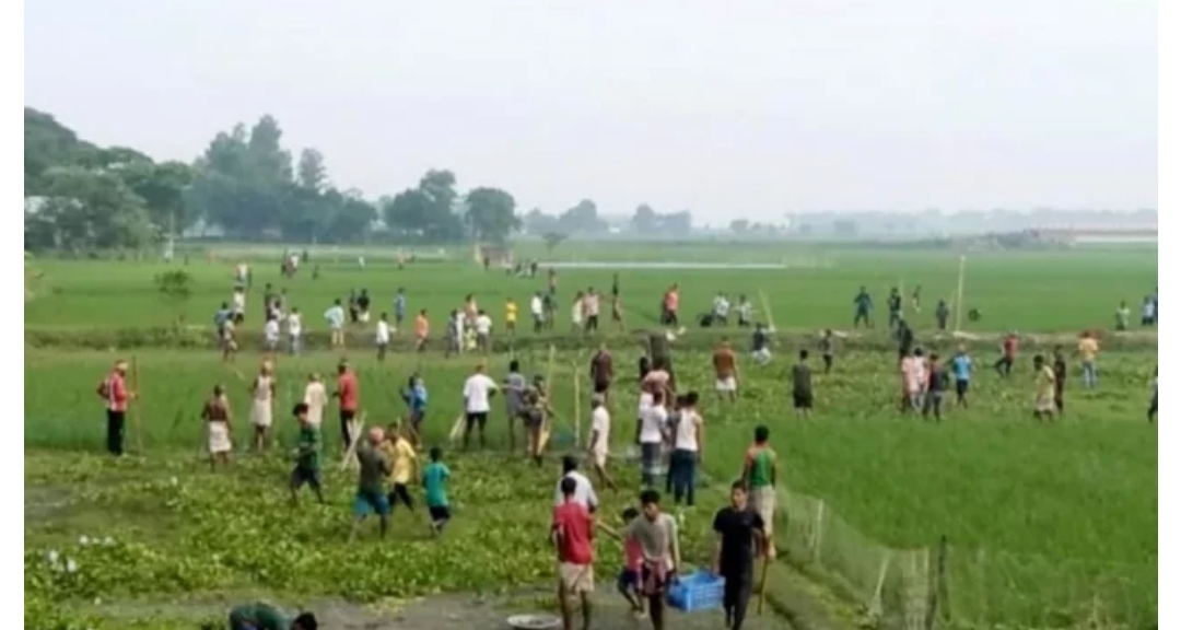১০ টাকা চাওয়া কেন্দ্র করে দুই পক্ষের মধ্যে সংঘর্ষ