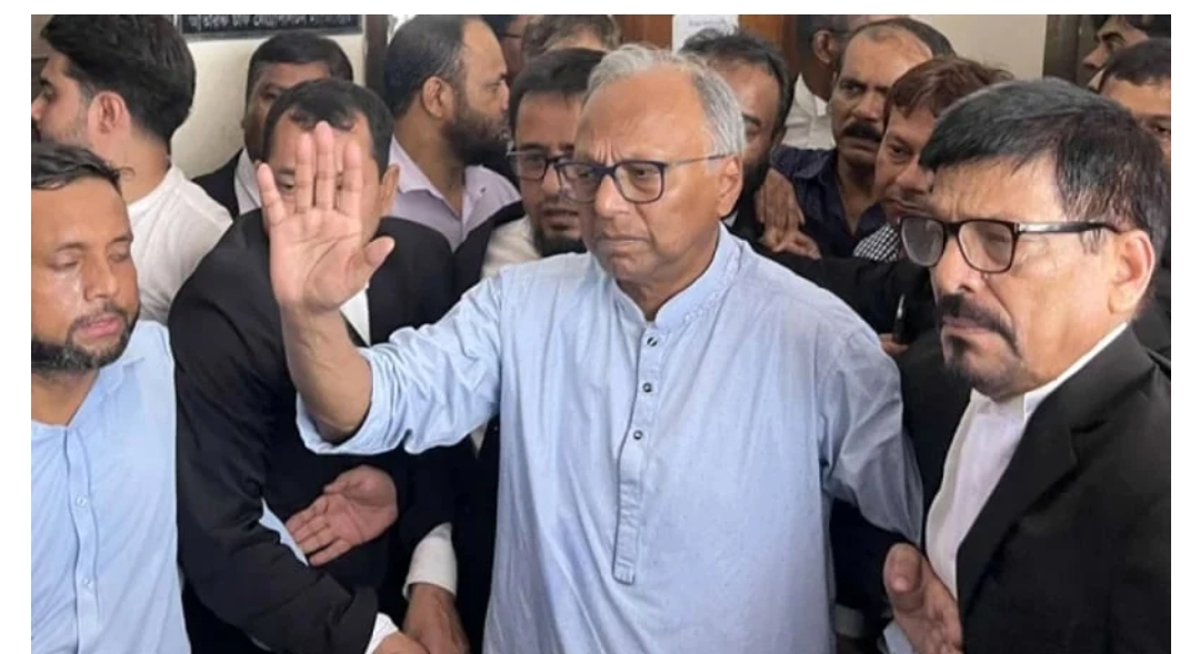 জামিন পেয়েছেন আমার দেশ পত্রিকার সাবেক ভারপ্রাপ্ত সম্পাদক মাহমুদুর রহমান