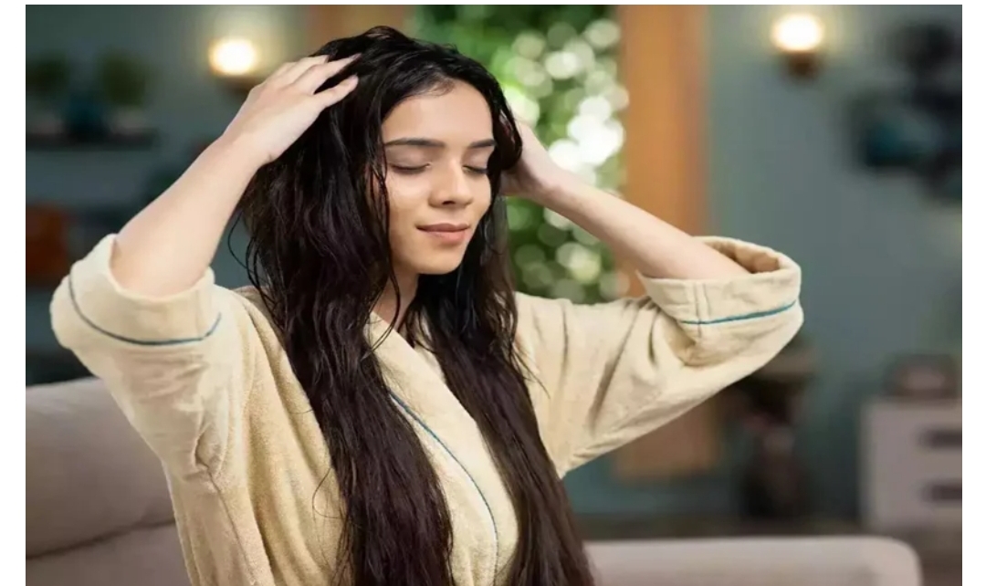 চুলের বৃদ্ধিতে নারকেল তেলের গুরুত্ব অনেক