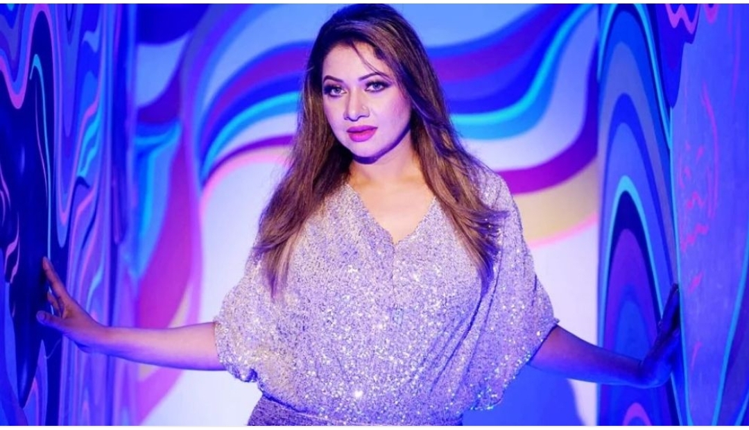 বেতারে আঁখি আলমগীর