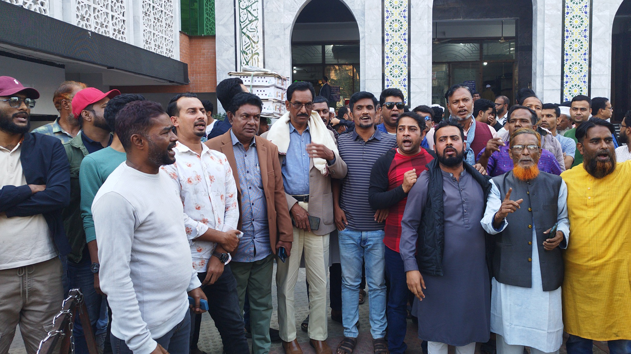 দেশে একটা ষড়যন্ত্র চলছে : শামসুজ্জামান দুদু