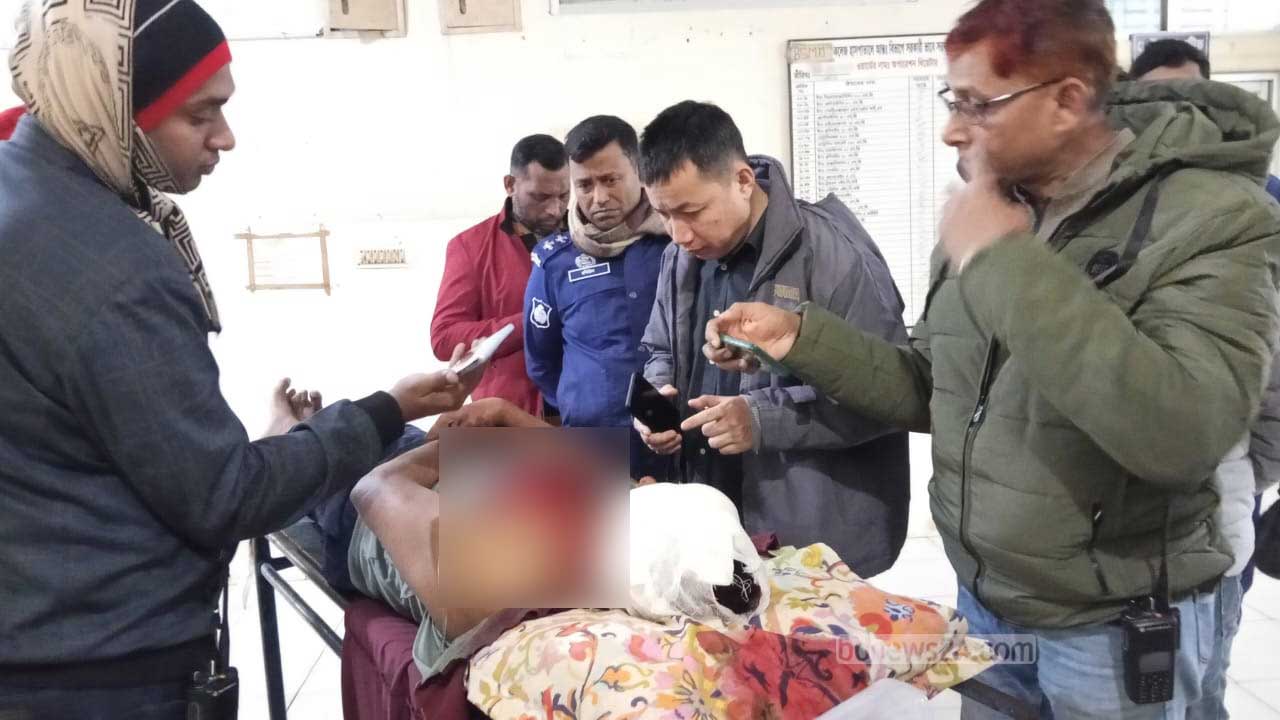আজকের পত্রিকার সাংবাদিকের মা-বাবাকে কুপিয়ে জখম: ফরিদপুর