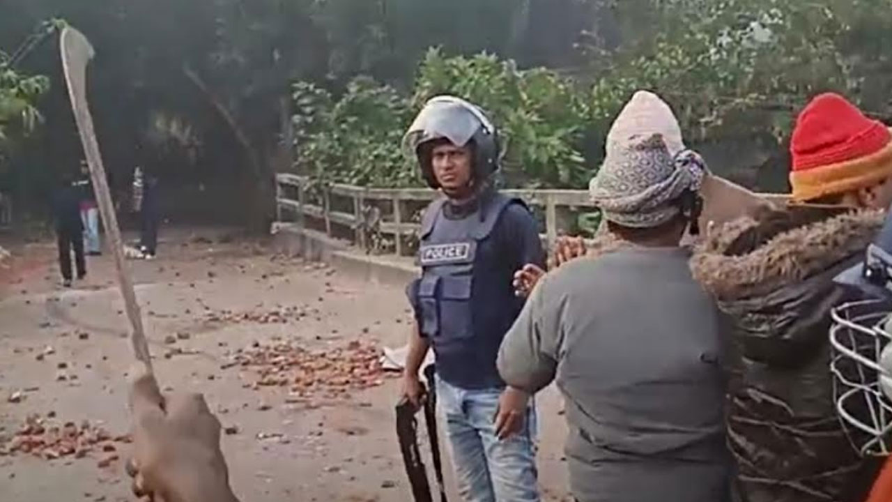 নগরকান্দায় আধিপত্য বিস্তারকে কেন্দ্র দুই গ্রামবাসীর মধ্যে সংঘর্ষে ওসিসহ ৬ পুলিশ আহত