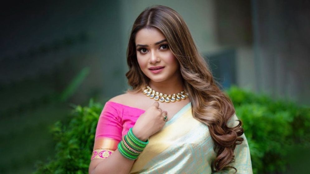 শাড়িকাণ্ডে মুখ খুললেন তানজিন তিশা