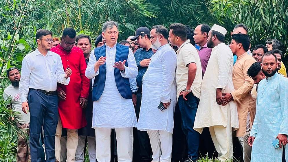 বন্যা-নদীভাঙনে ক্ষতিগ্রস্ত মানুষের পাশে রয়েছে সরকার