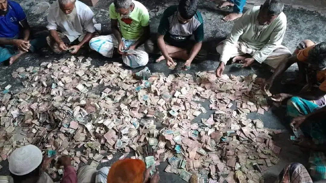 নীলফামারীতে মোঘল আমলের মসজিদের দানবাক্সে মিলল সাড়ে ৬ লাখ টাকা